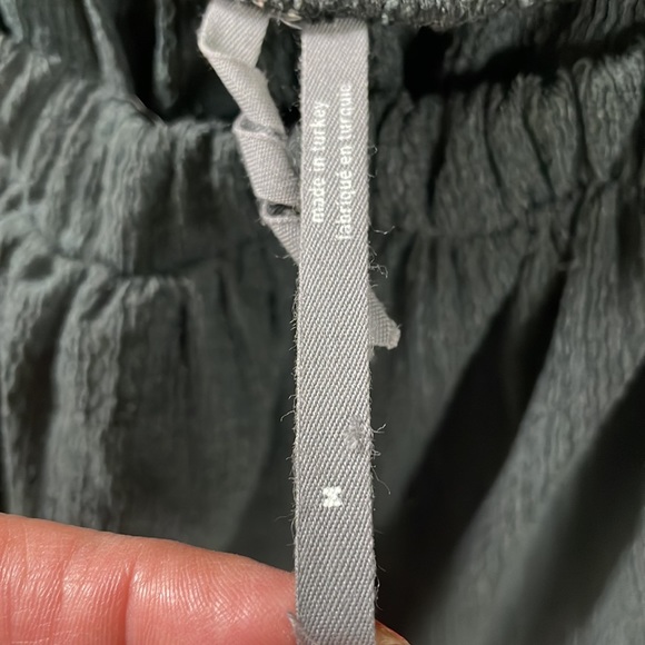 Anthropologie Black A-line On or Off the Shoulder top. EUC . Size M - Picture 3 of 6